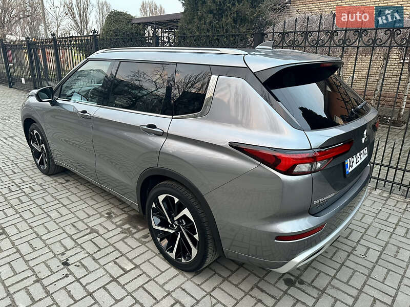 Внедорожник / Кроссовер Mitsubishi Outlander 2021 в Запорожье