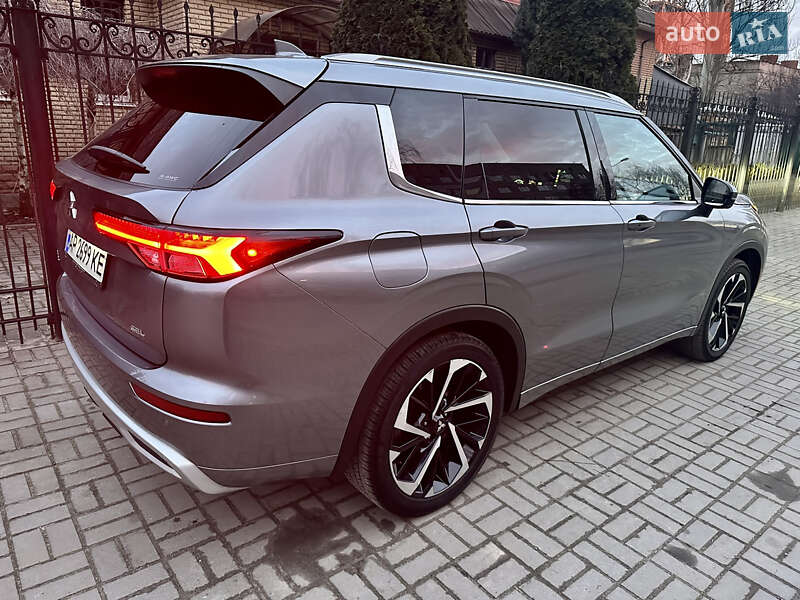 Внедорожник / Кроссовер Mitsubishi Outlander 2021 в Запорожье