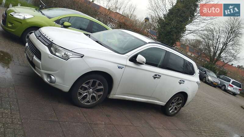 Позашляховик / Кросовер Mitsubishi Outlander 2013 в Тячеві