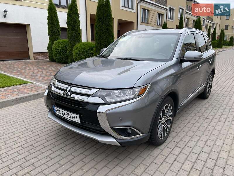 Mitsubishi Outlander 2015