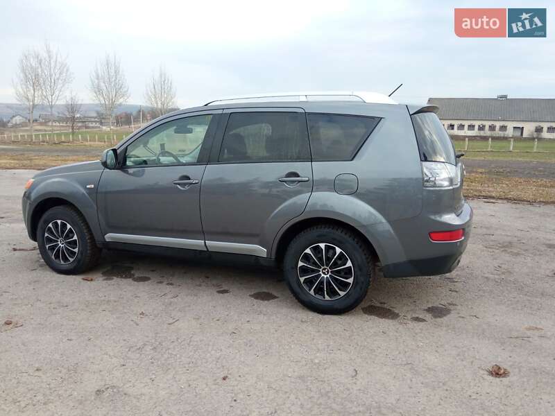 Позашляховик / Кросовер Mitsubishi Outlander 2008 в Чорткові