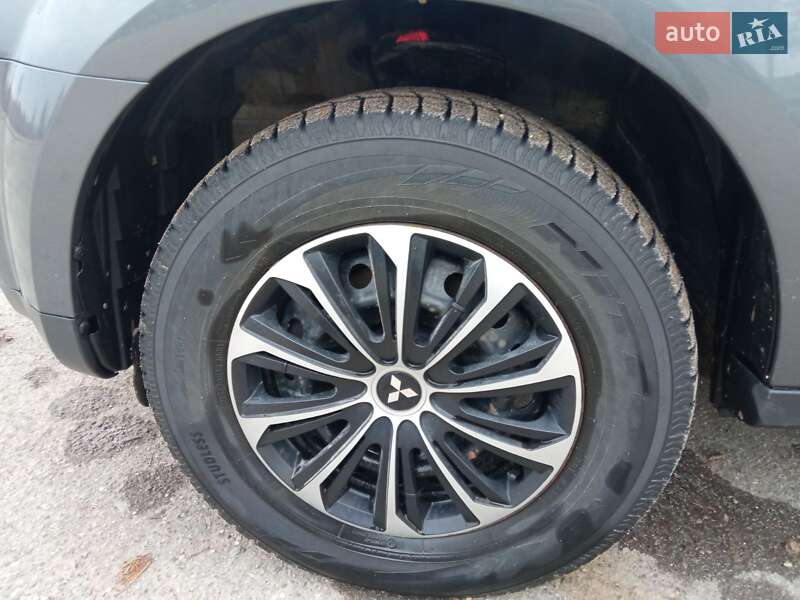 Позашляховик / Кросовер Mitsubishi Outlander 2008 в Чорткові