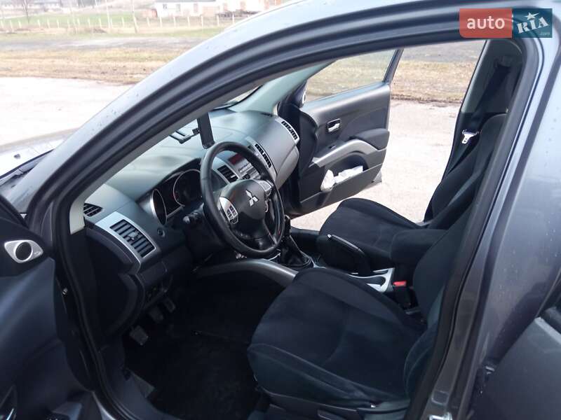 Позашляховик / Кросовер Mitsubishi Outlander 2008 в Чорткові
