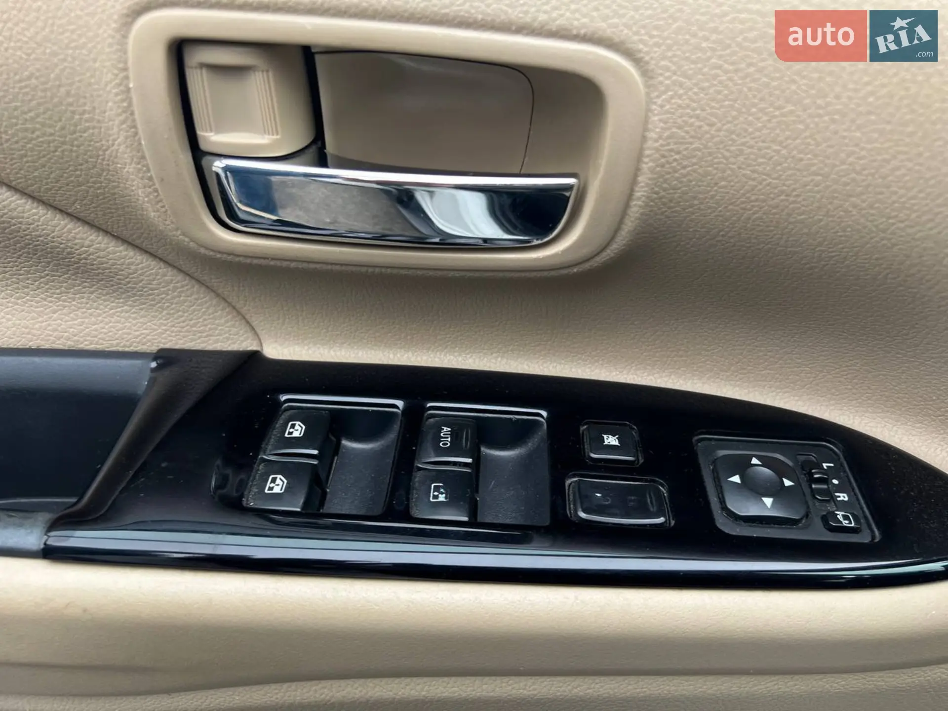 2016 Mitsubishi Outlander - мініатюра 21