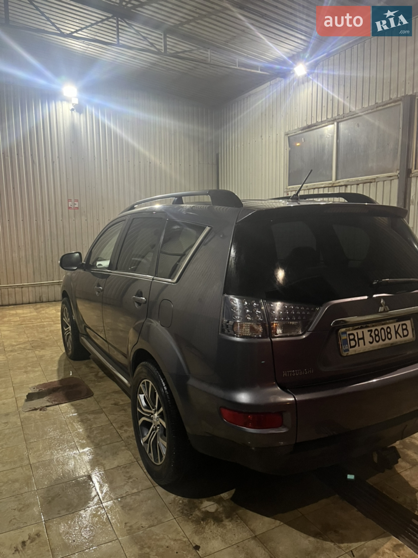 2010 Mitsubishi Outlander - фото 1