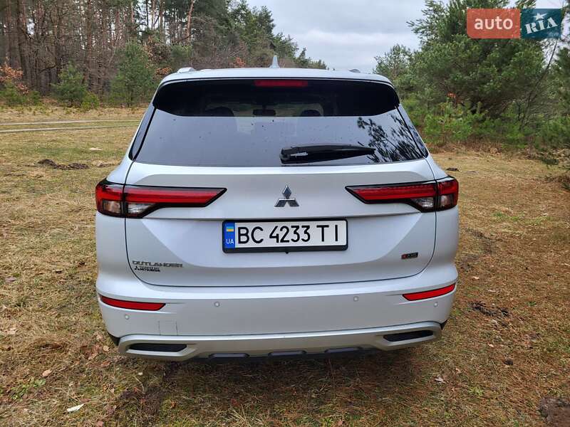 Внедорожник / Кроссовер Mitsubishi Outlander 2021 в Жовкве