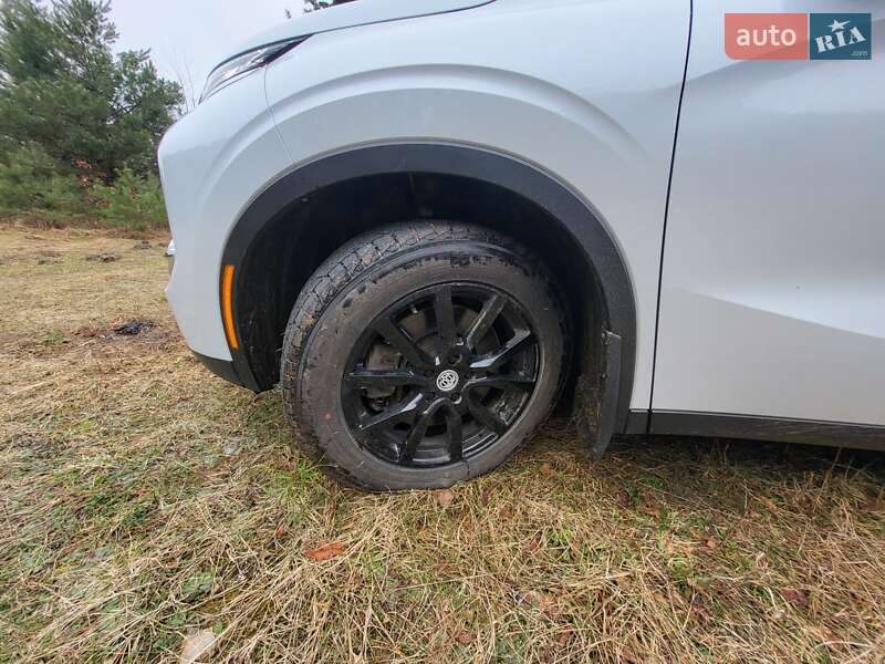 Внедорожник / Кроссовер Mitsubishi Outlander 2021 в Жовкве