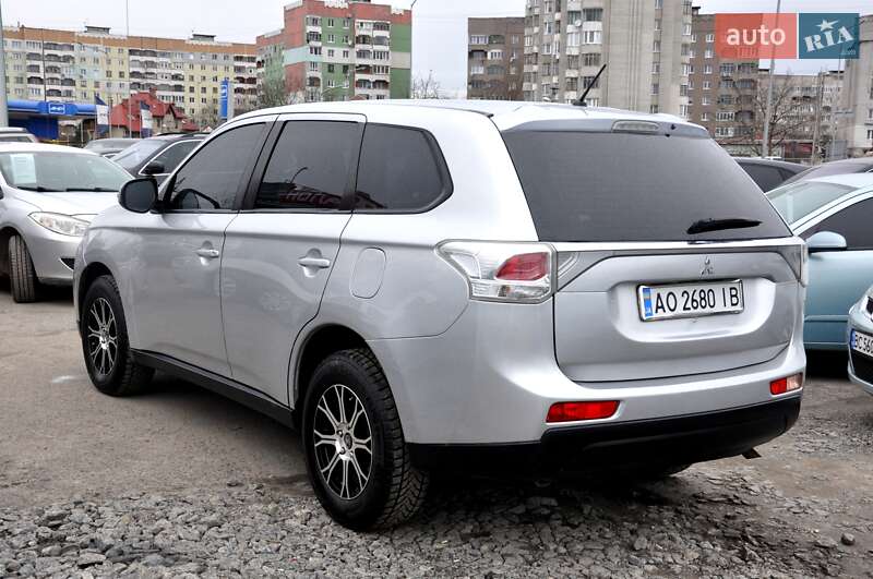 Внедорожник / Кроссовер Mitsubishi Outlander 2014 в Львове