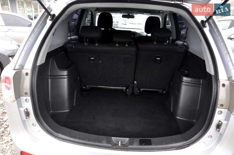 Внедорожник / Кроссовер Mitsubishi Outlander 2014 в Львове