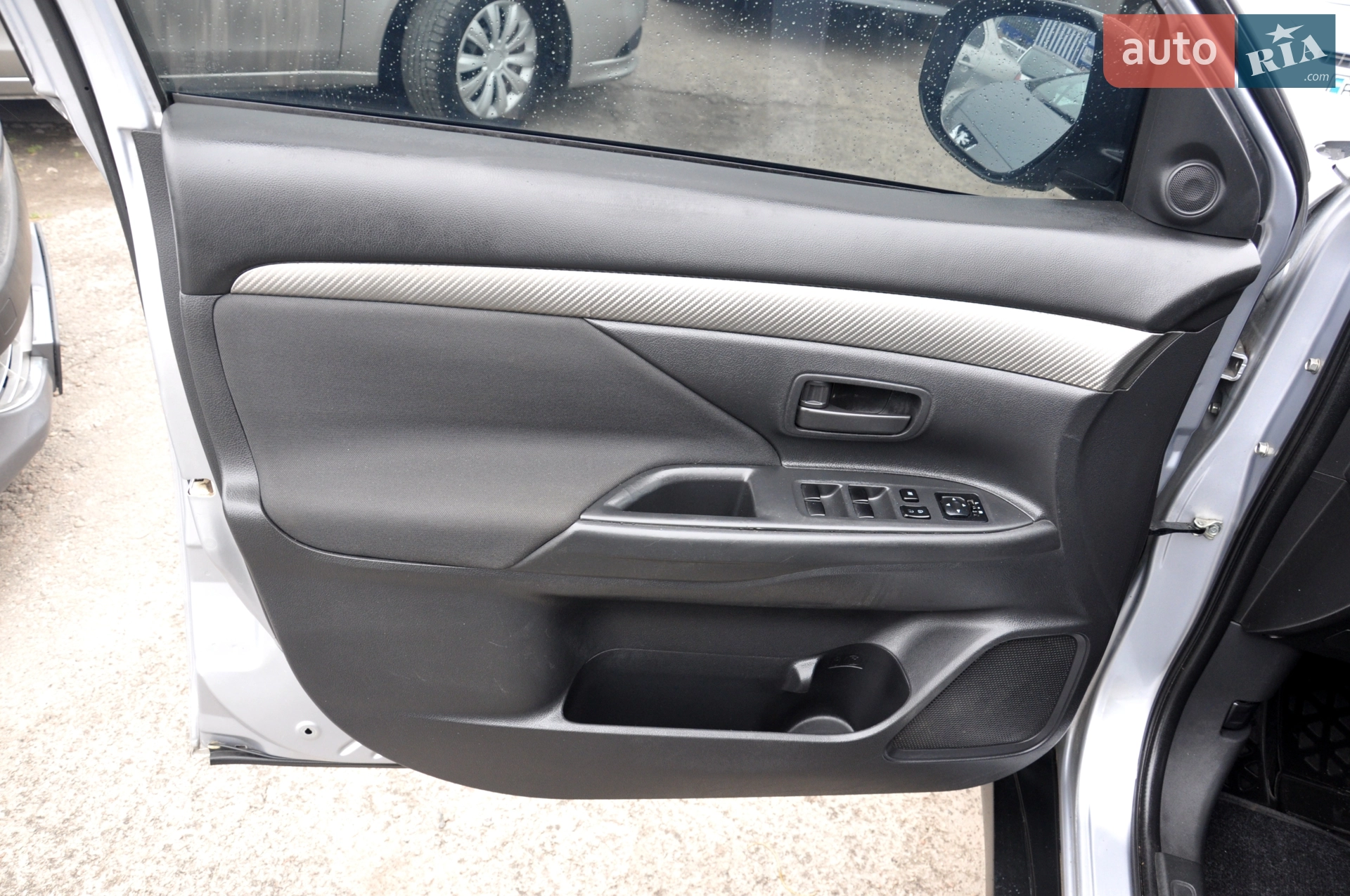 2014 Mitsubishi Outlander - мініатюра 24