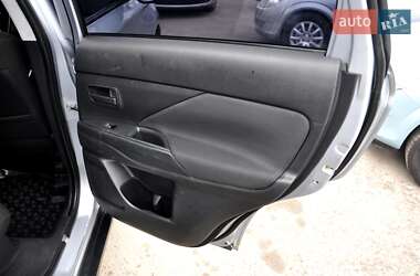 Внедорожник / Кроссовер Mitsubishi Outlander 2014 в Львове