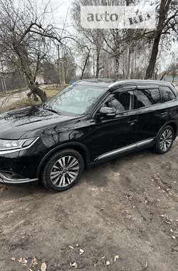 Внедорожник / Кроссовер Mitsubishi Outlander 2022 в Пирятине