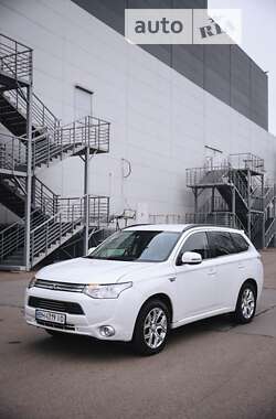 Позашляховик / Кросовер Mitsubishi Outlander 2014 в Одесі