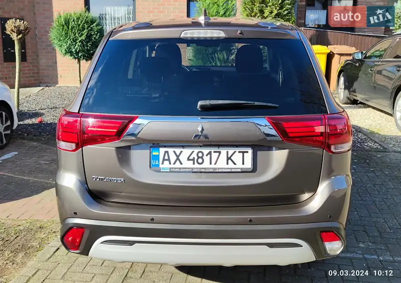 Mitsubishi Outlander 2019 VIN JMBXTGF2WLZ000284 фото оголошення 10 з 120