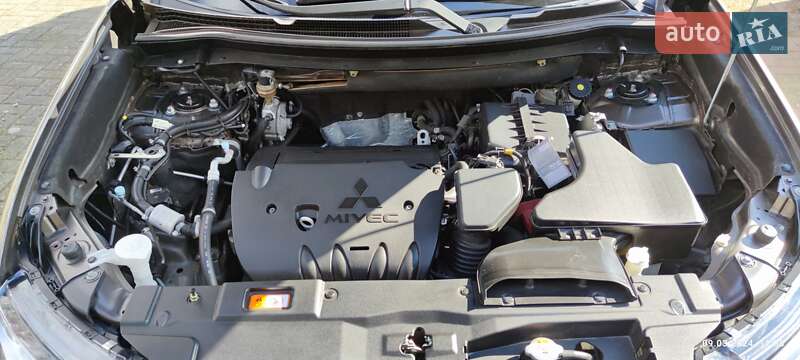 Внедорожник / Кроссовер Mitsubishi Outlander 2019 в Львове