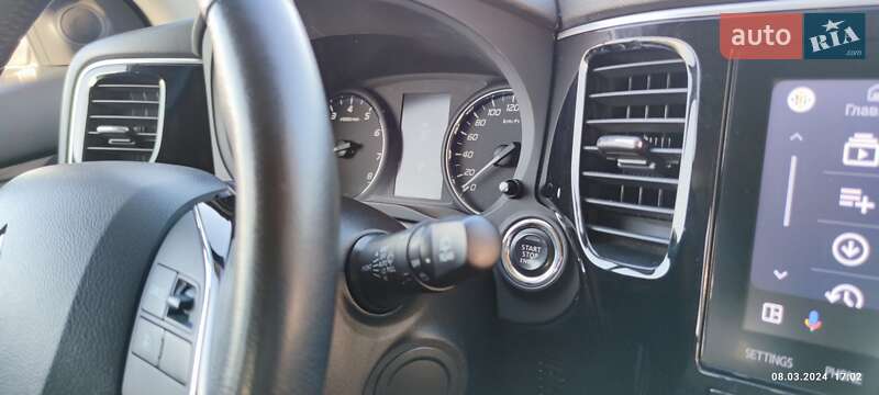 Внедорожник / Кроссовер Mitsubishi Outlander 2019 в Львове