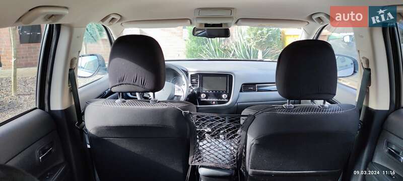 Внедорожник / Кроссовер Mitsubishi Outlander 2019 в Львове