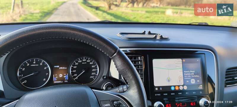 Внедорожник / Кроссовер Mitsubishi Outlander 2019 в Львове