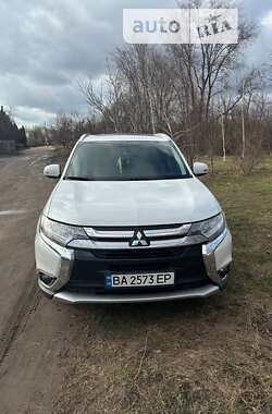 Позашляховик / Кросовер Mitsubishi Outlander 2017 в Кропивницькому