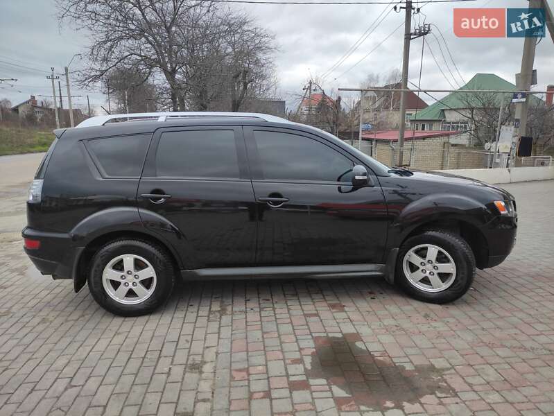 Позашляховик / Кросовер Mitsubishi Outlander 2010 в Одесі
