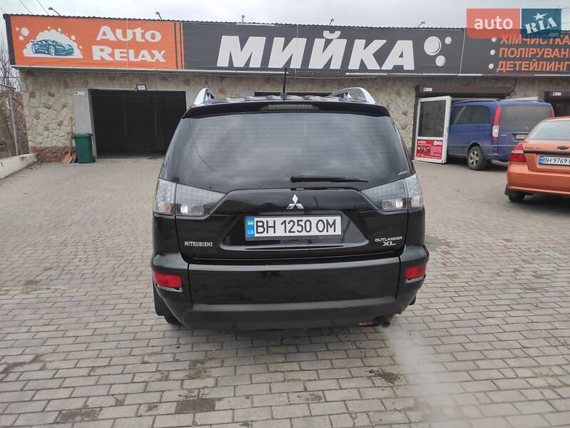 Позашляховик / Кросовер Mitsubishi Outlander 2010 в Одесі