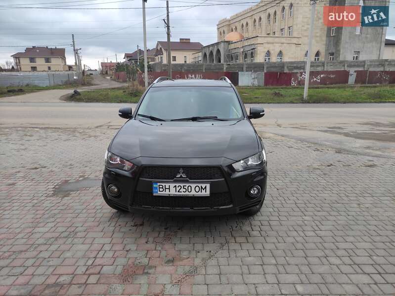 Позашляховик / Кросовер Mitsubishi Outlander 2010 в Одесі