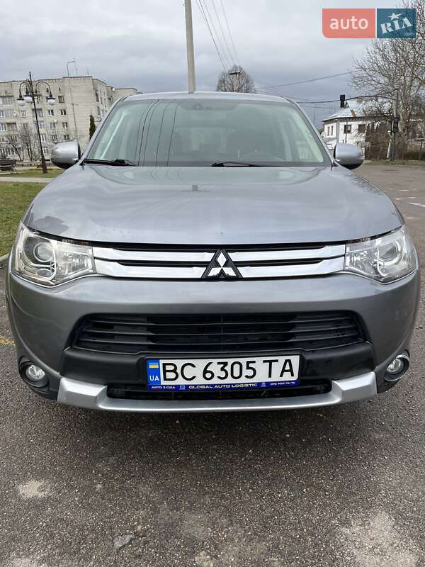Внедорожник / Кроссовер Mitsubishi Outlander 2014 в Львове