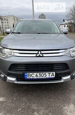 Внедорожник / Кроссовер Mitsubishi Outlander 2014 в Львове