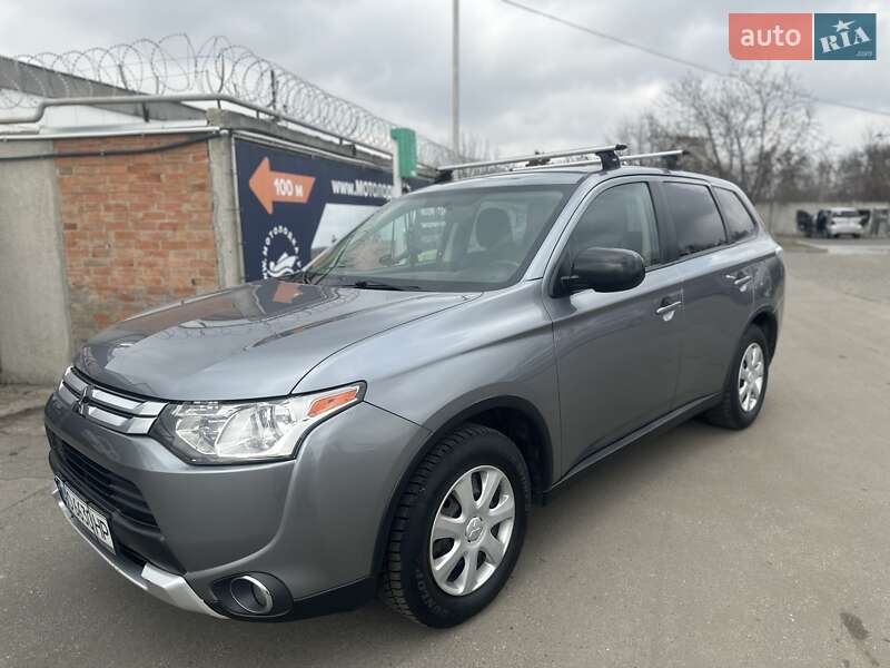 Внедорожник / Кроссовер Mitsubishi Outlander 2014 в Полтаве