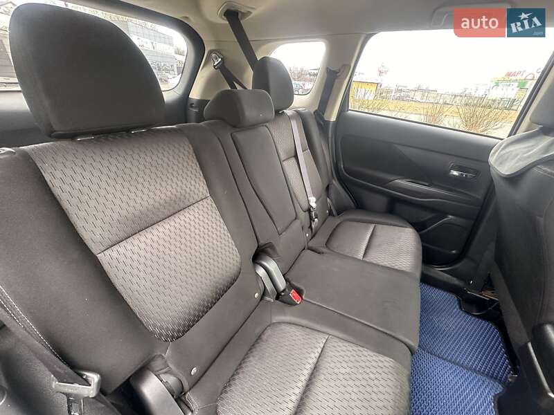Внедорожник / Кроссовер Mitsubishi Outlander 2014 в Полтаве