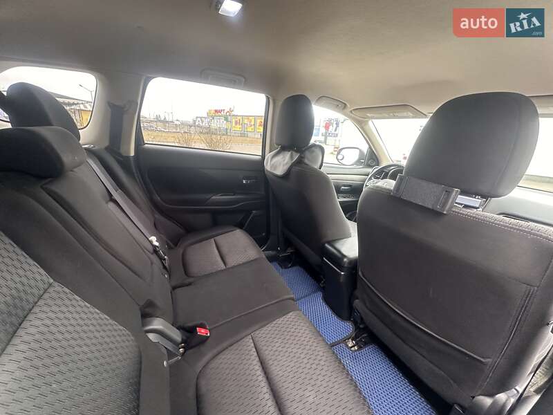Внедорожник / Кроссовер Mitsubishi Outlander 2014 в Полтаве