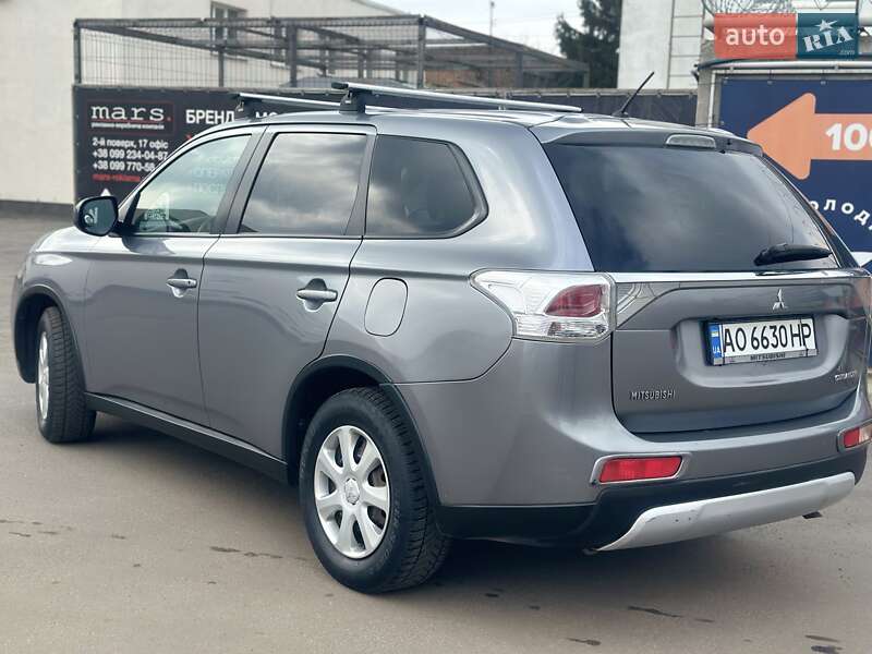 Внедорожник / Кроссовер Mitsubishi Outlander 2014 в Полтаве