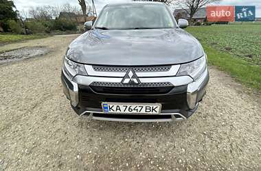 Внедорожник / Кроссовер Mitsubishi Outlander 2019 в Киеве