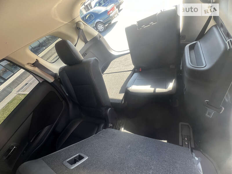 Внедорожник / Кроссовер Mitsubishi Outlander 2017 в Ровно