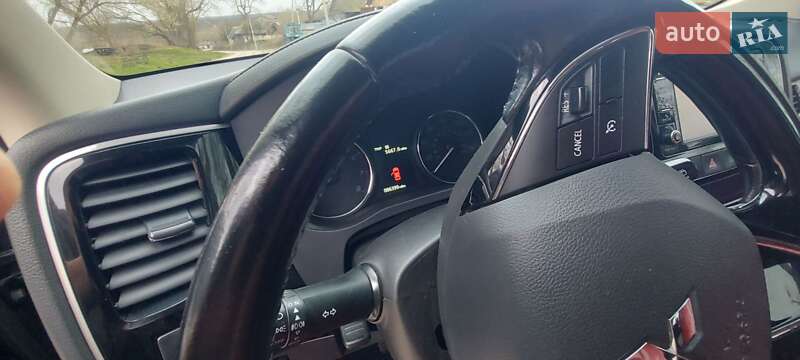 Позашляховик / Кросовер Mitsubishi Outlander 2015 в Підволочиську фото 6 Позашляховик / Кросовер Mitsubishi Outlander 2015 в Підволочиську