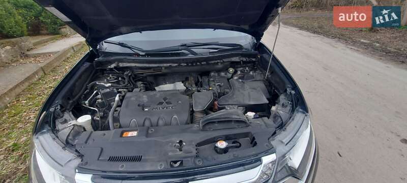 Позашляховик / Кросовер Mitsubishi Outlander 2015 в Підволочиську фото 12 Позашляховик / Кросовер Mitsubishi Outlander 2015 в Підволочиську