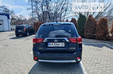 Внедорожник / Кроссовер Mitsubishi Outlander 2017 в Борисполе
