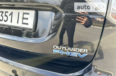 Позашляховик / Кросовер Mitsubishi Outlander 2014 в Миргороді