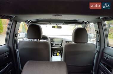 Позашляховик / Кросовер Mitsubishi Outlander 2018 в 