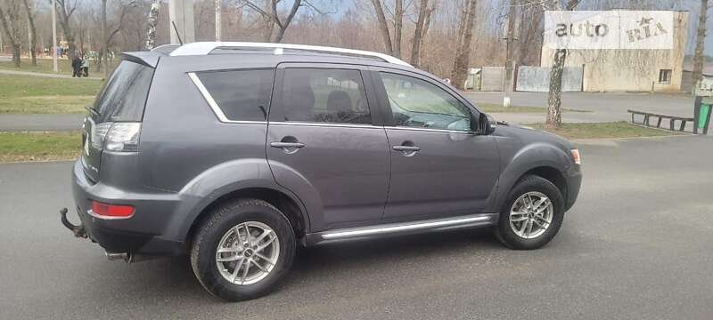 Позашляховик / Кросовер Mitsubishi Outlander 2010 в Харкові