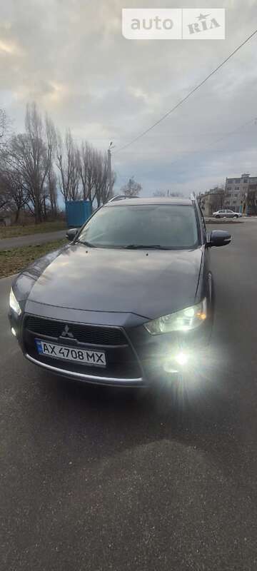 Позашляховик / Кросовер Mitsubishi Outlander 2010 в Харкові