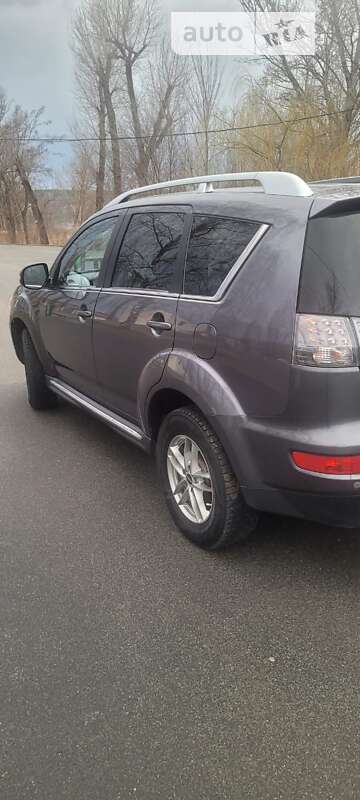 Позашляховик / Кросовер Mitsubishi Outlander 2010 в Харкові