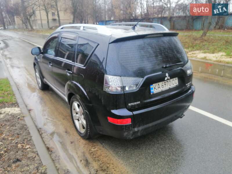 Позашляховик / Кросовер Mitsubishi Outlander 2008 в Києві