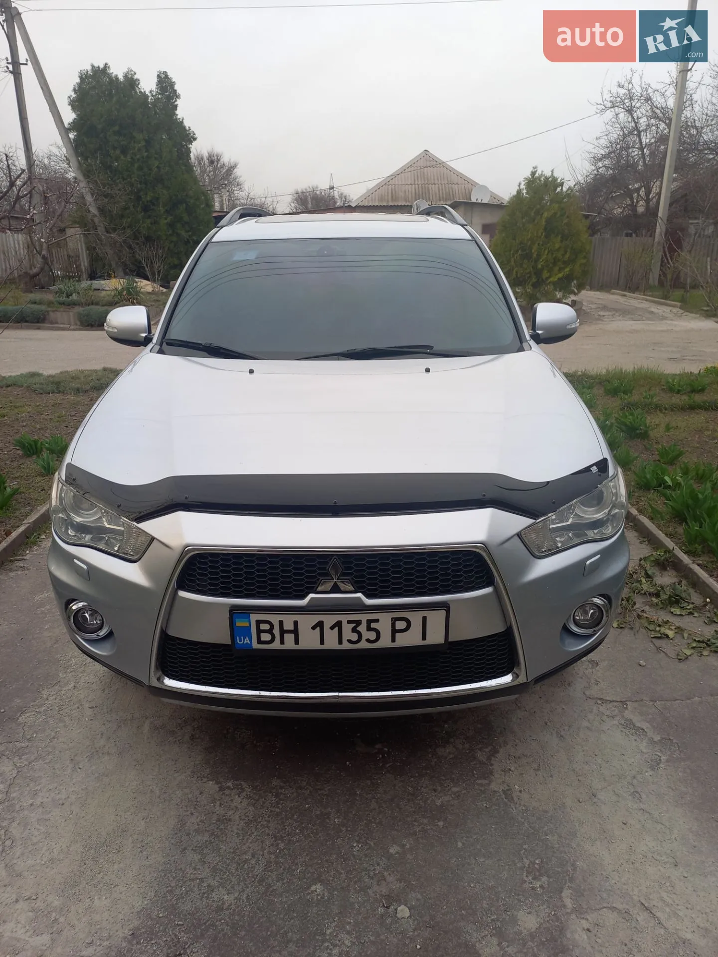 2012 Mitsubishi Outlander - фото 1