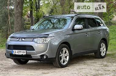 Позашляховик / Кросовер Mitsubishi Outlander 2012 в Києві