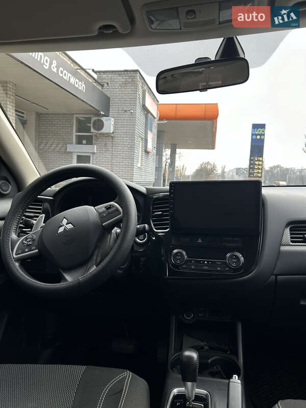 Внедорожник / Кроссовер Mitsubishi Outlander 2013 в Днепре