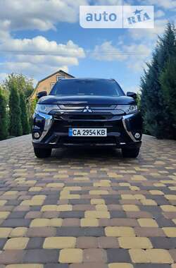 Внедорожник / Кроссовер Mitsubishi Outlander 2020 в Черкассах