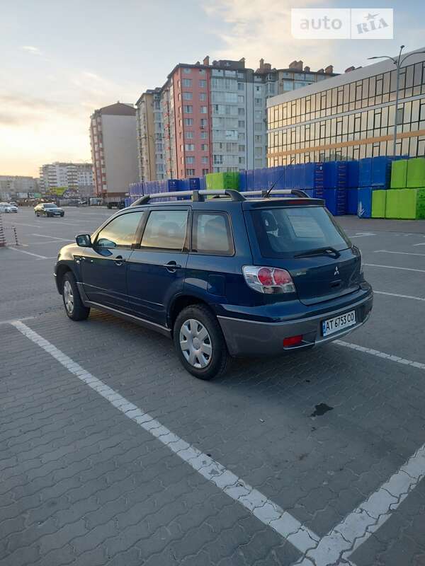 Внедорожник / Кроссовер Mitsubishi Outlander 2004 в Ивано-Франковске