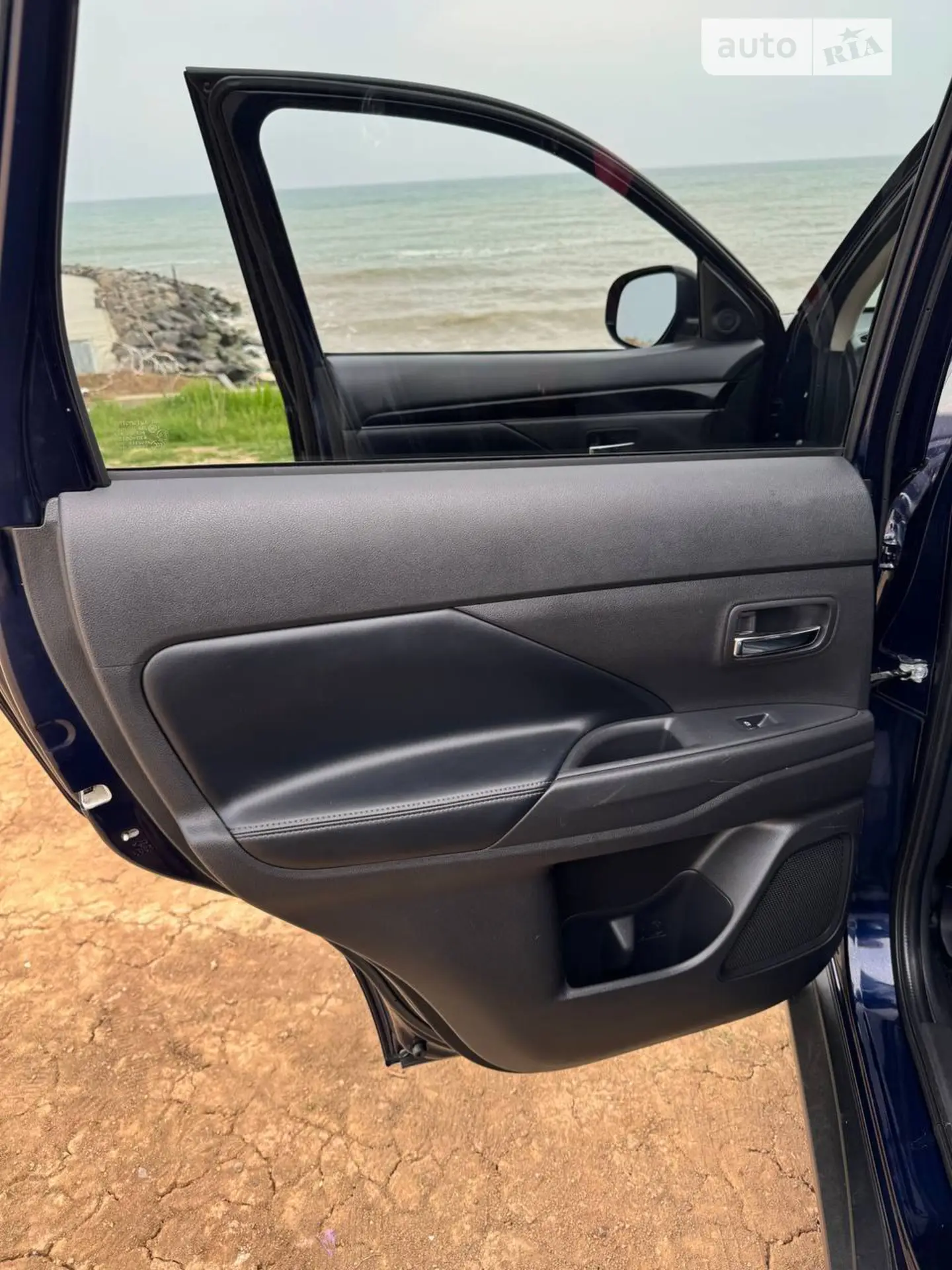 2019 Mitsubishi Outlander - мініатюра 28