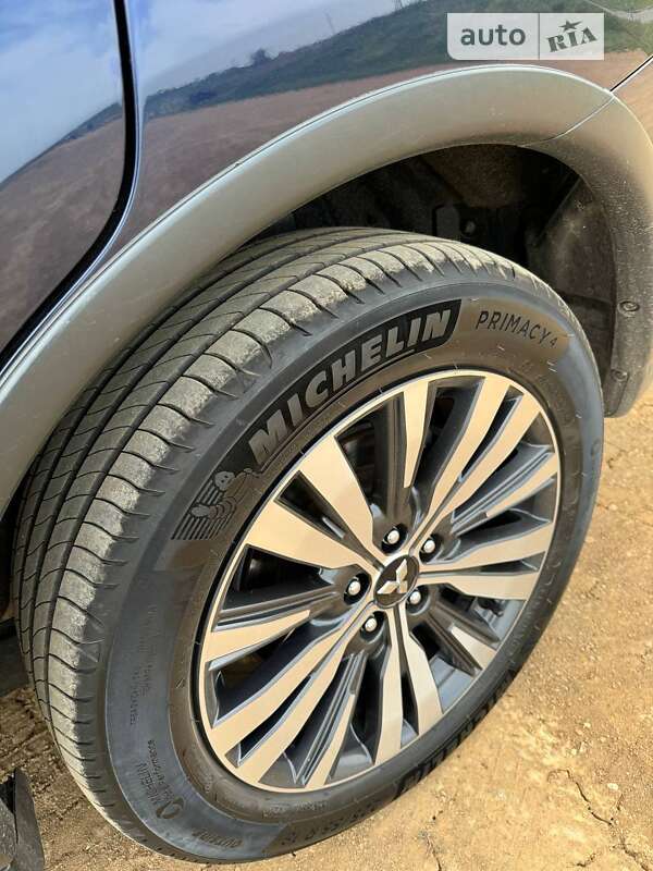 Внедорожник / Кроссовер Mitsubishi Outlander 2019 в Одессе